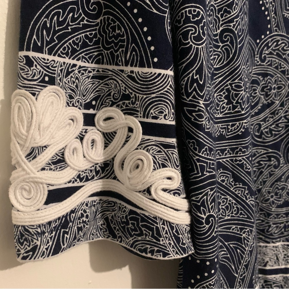 Embroidery blouse - Picture 2 of 3